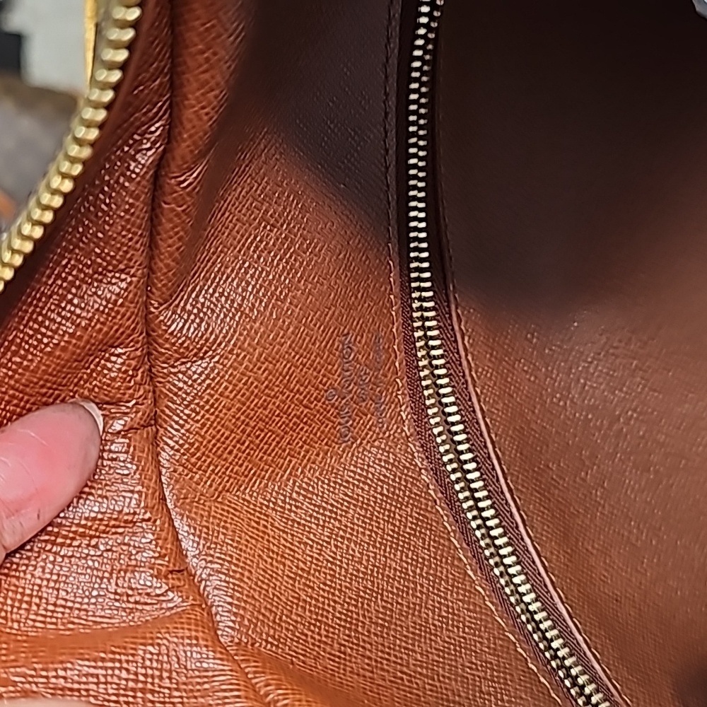 #0040-1152 LOYIS VUITTON MONOGRAM BOULOGNE SHOULDER BAG - Picture 10 of 12